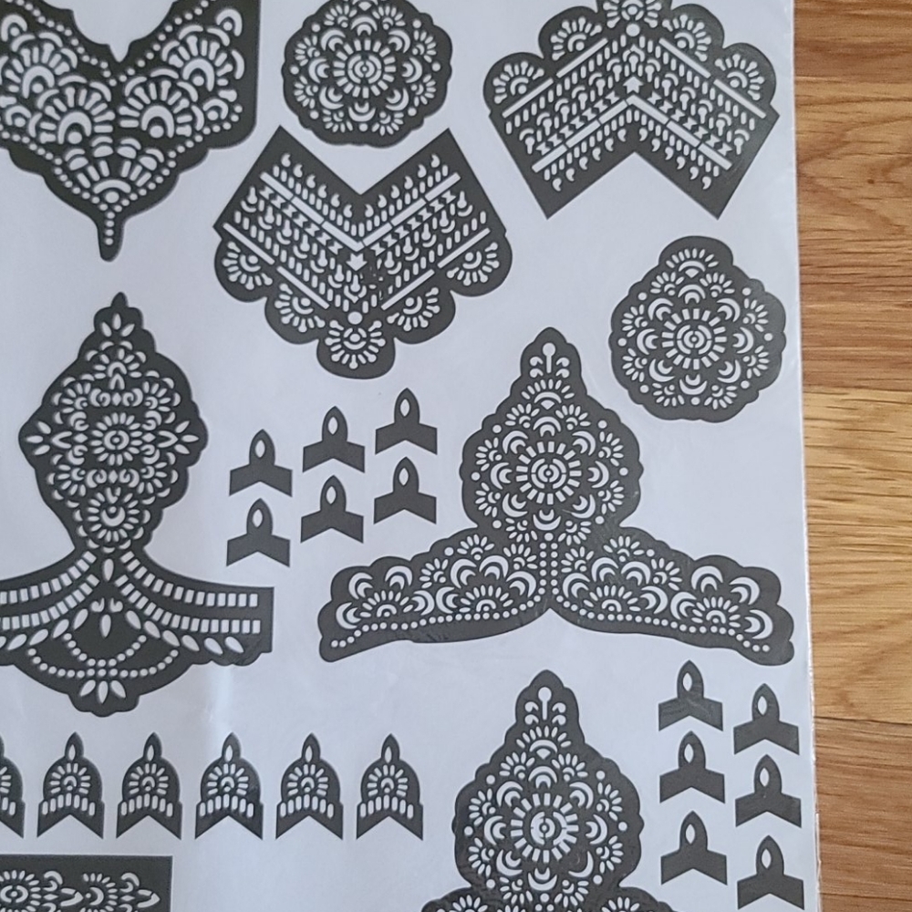 Stencil - Picture 3 of 4